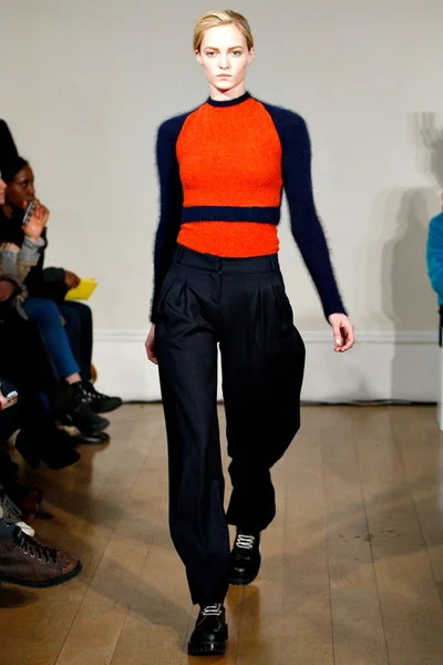Look 18